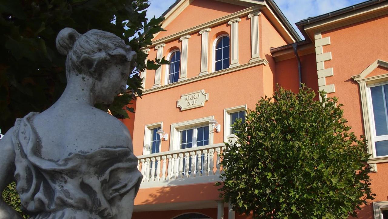 Hotel Garni Am Schloss Kottenheim Luaran gambar